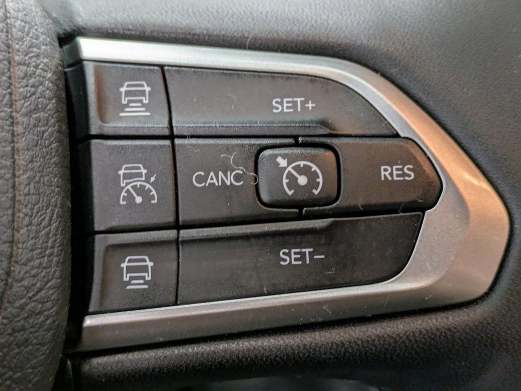 Used 2024 Jeep Compass Limited image 18