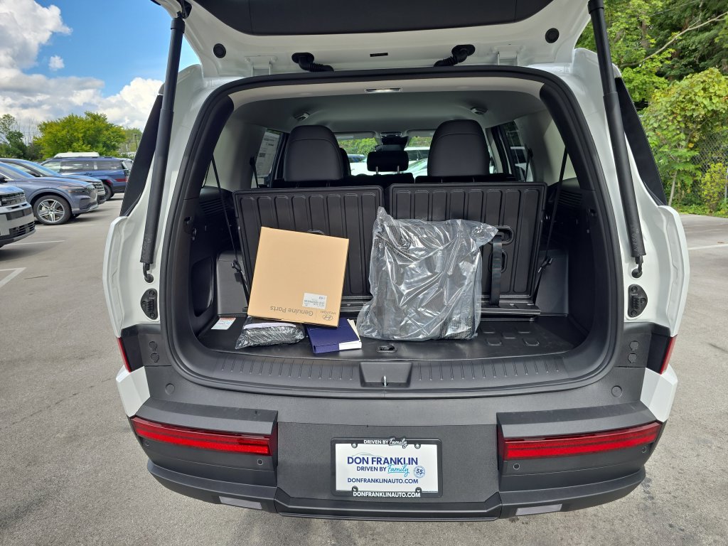 New 2027 Hyundai Santa Fe SEL FWD image 9