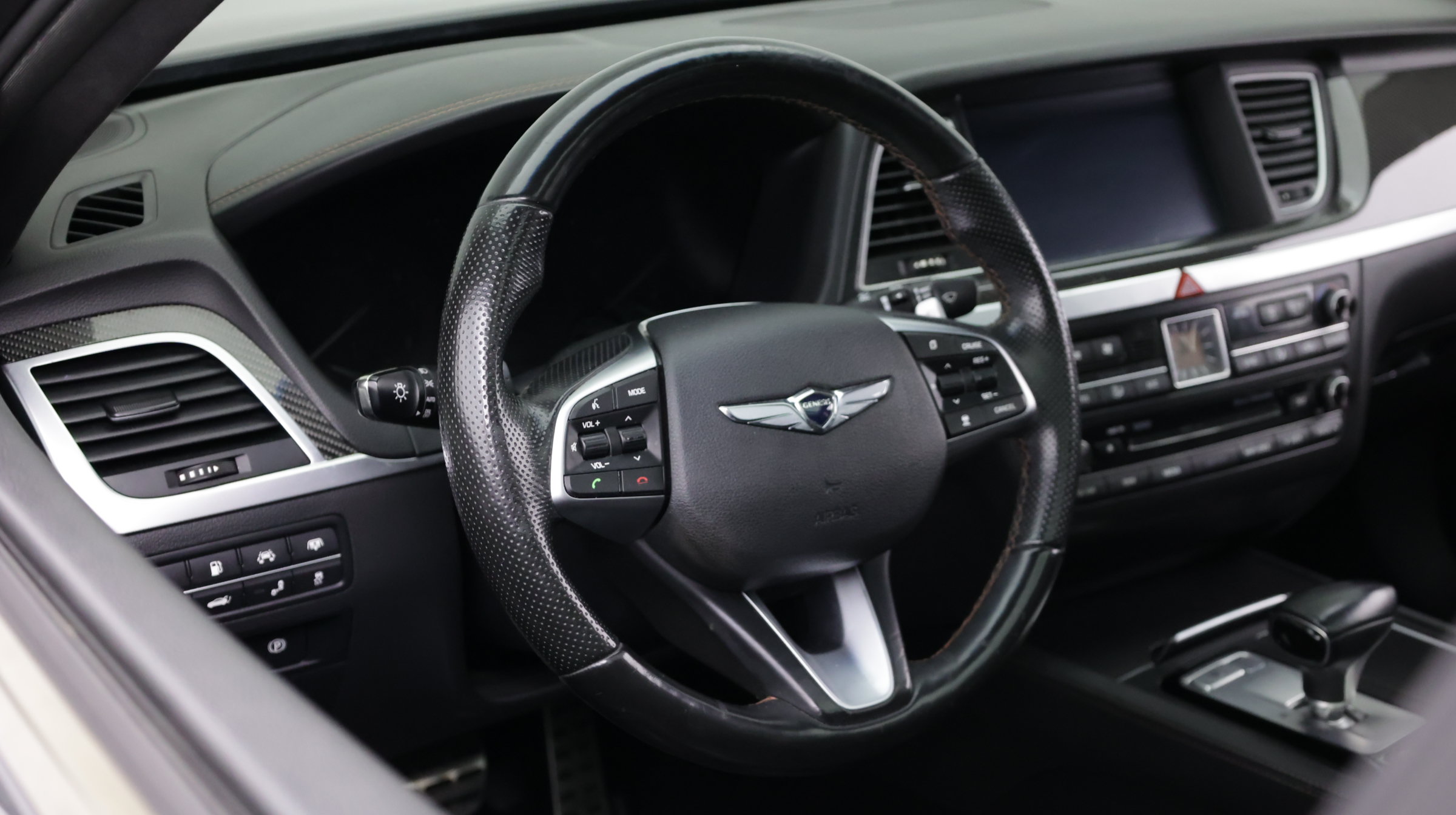 Used 2019 Genesis G80 3.3T Sport RWD image 16
