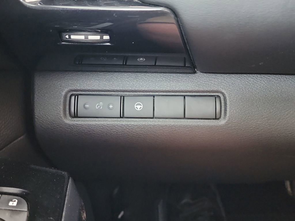 Used 2022 Nissan Pathfinder SV FWD image 25