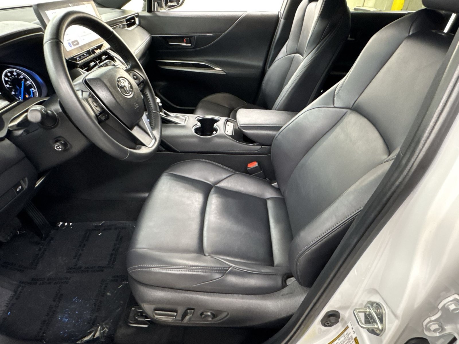 Used 2023 Toyota Venza Nightshade AWD/4WD image 16