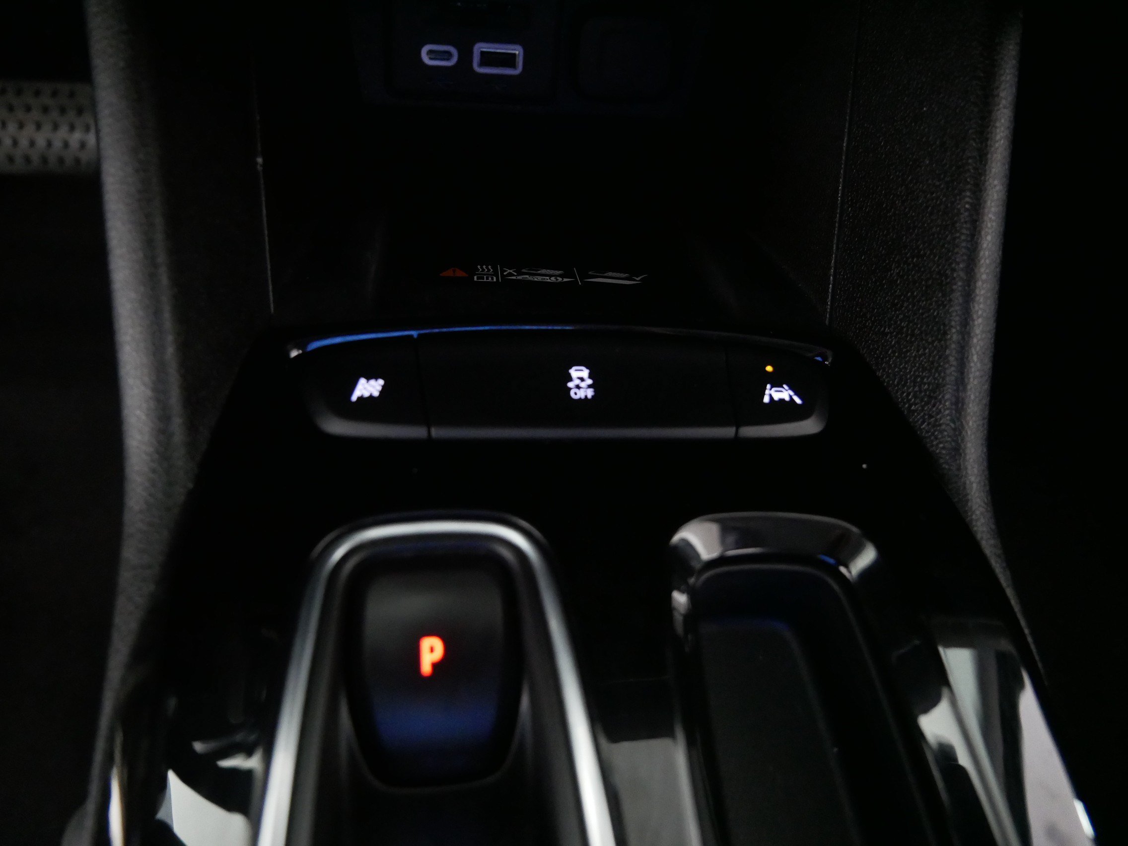 Used 2023 Chevrolet Bolt EUV LT w/ Convenience Package FWD image 29