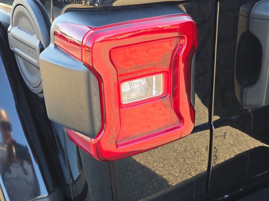 Used 2022 Jeep Wrangler Unlimited Rubicon image 12