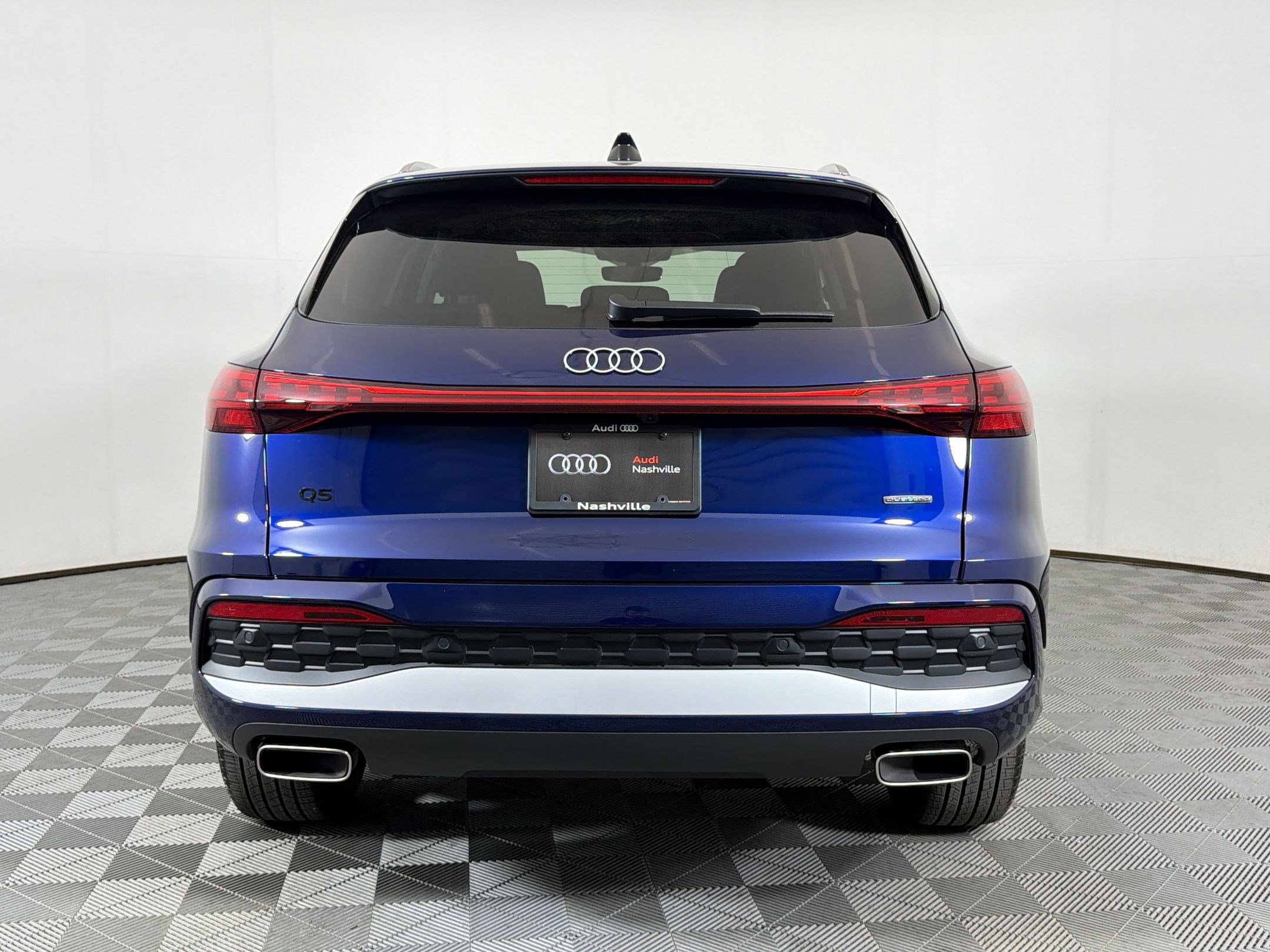 Used 2025 Audi Q5 Premium w/ Convenience Package image 10
