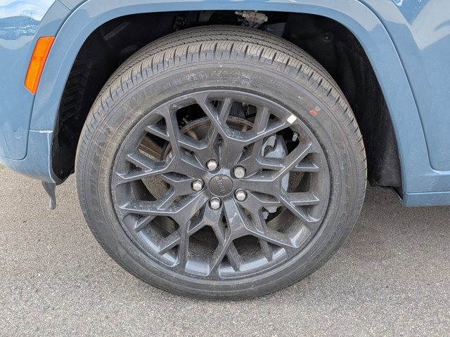 New 2026 Jeep Grand Cherokee Summit w/ Obsidian Package image 10