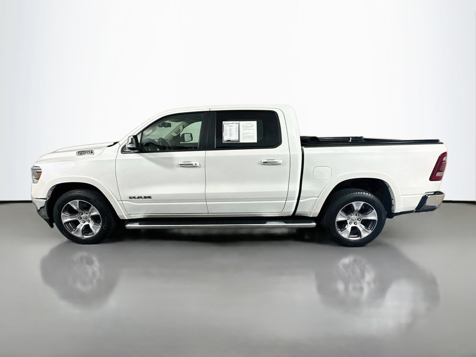 Used 2019 RAM 1500 Laramie AWD/4WD image 4