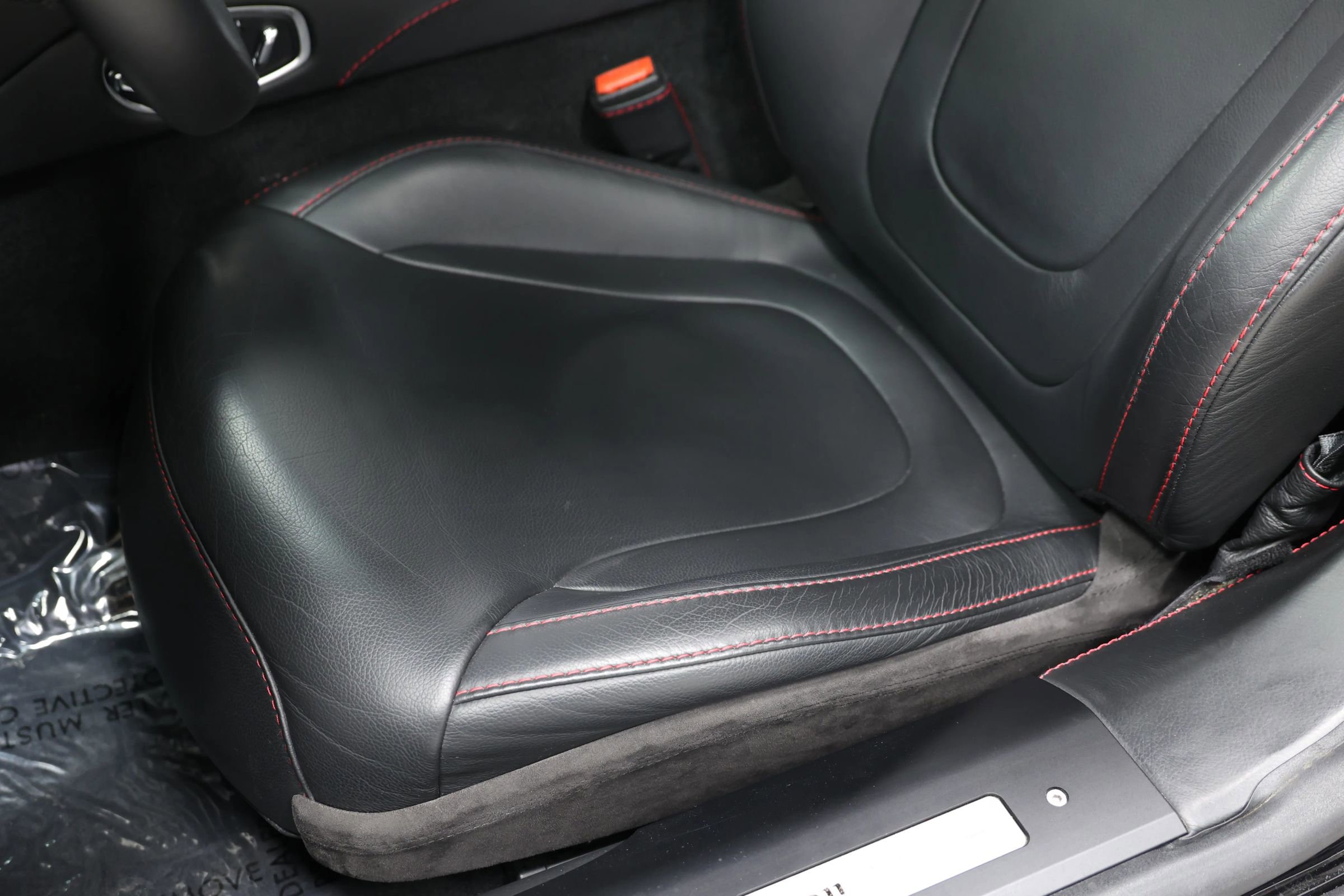 Used 2018 Aston Martin DB11 V12 image 17