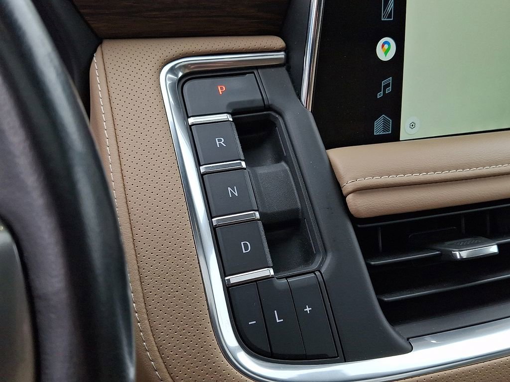 Used 2022 Chevrolet Tahoe Premier AWD/4WD image 16