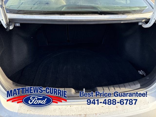 Used 2020 Hyundai Elantra Limited FWD image 12