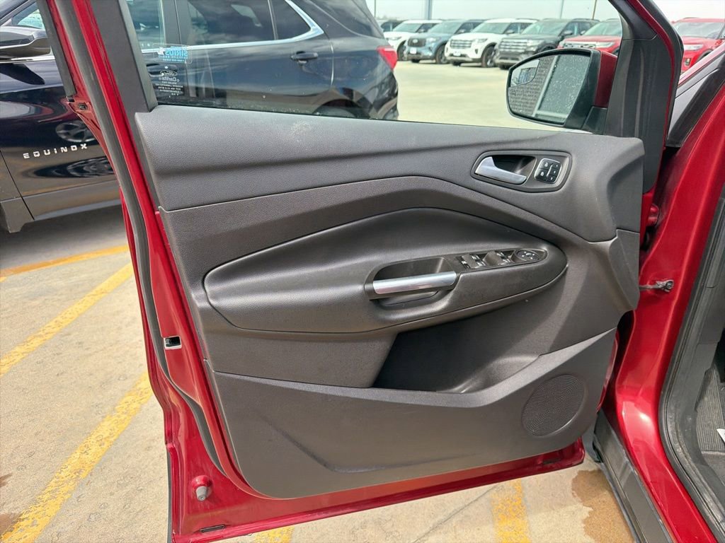 Used 2016 Ford Escape Titanium FWD image 9