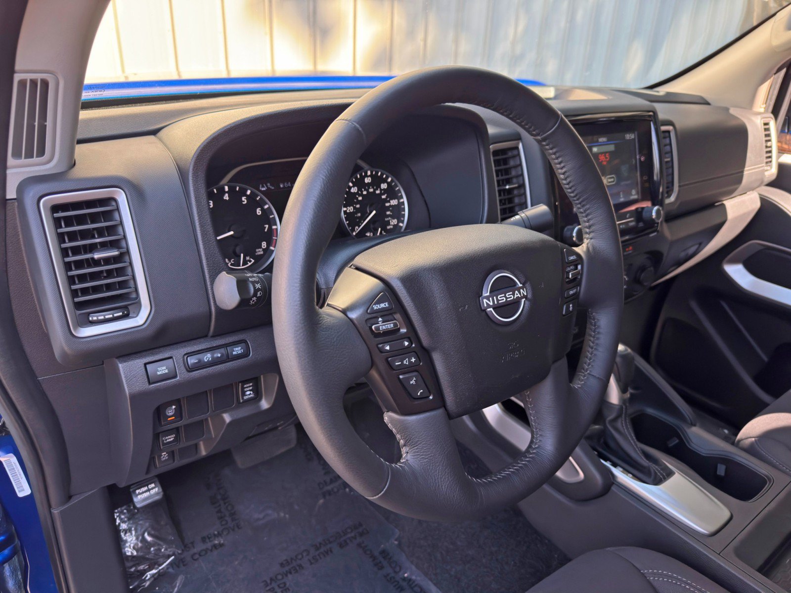 Used 2024 Nissan Frontier SV w/ SV Convenience Package RWD image 12