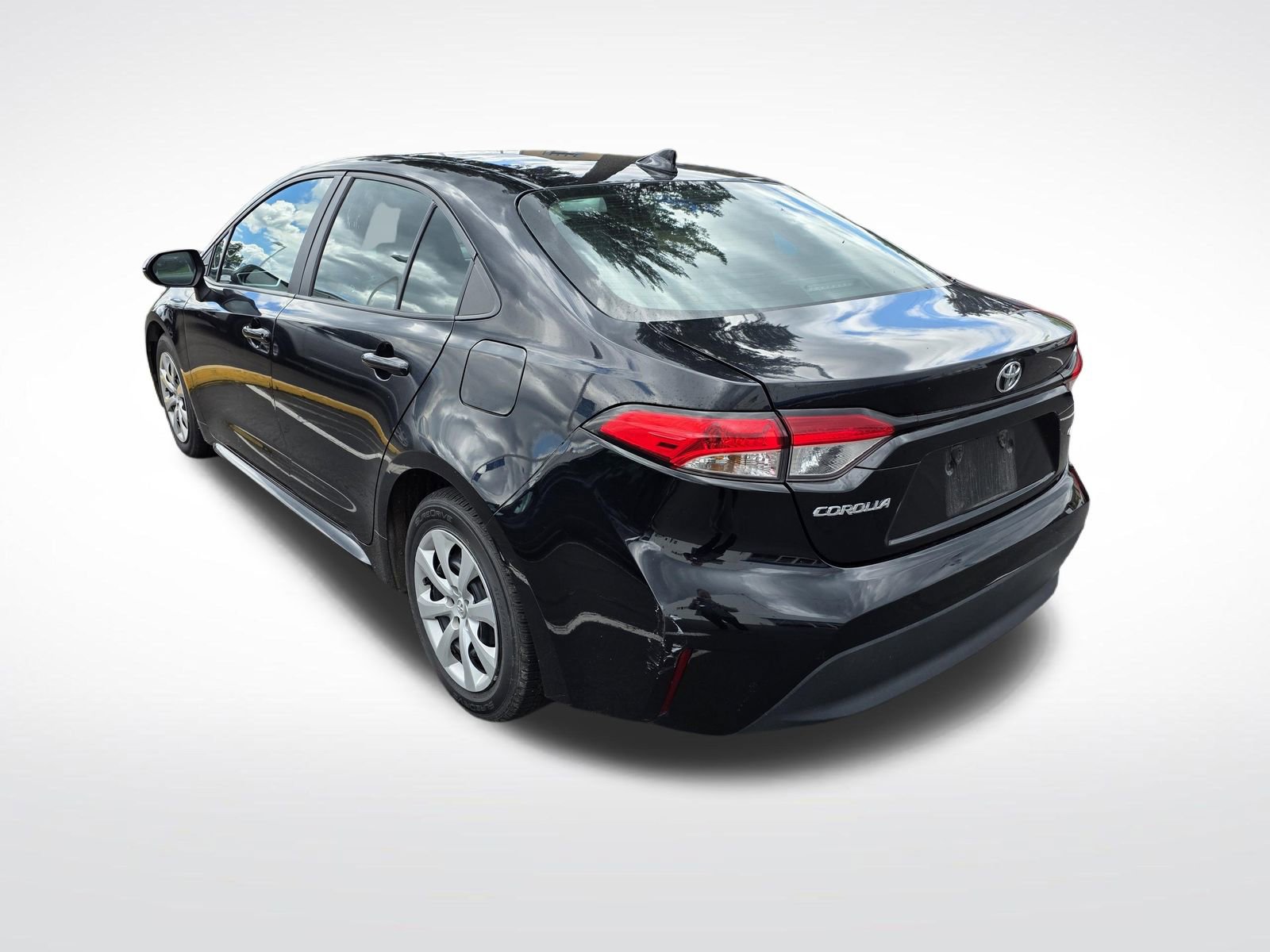 Used 2024 Toyota Corolla LE image 7
