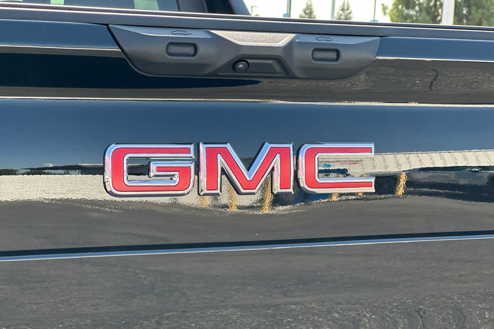 New 2026 GMC Sierra EV Elevation w/ LPO, Elevation Dark Package image 7