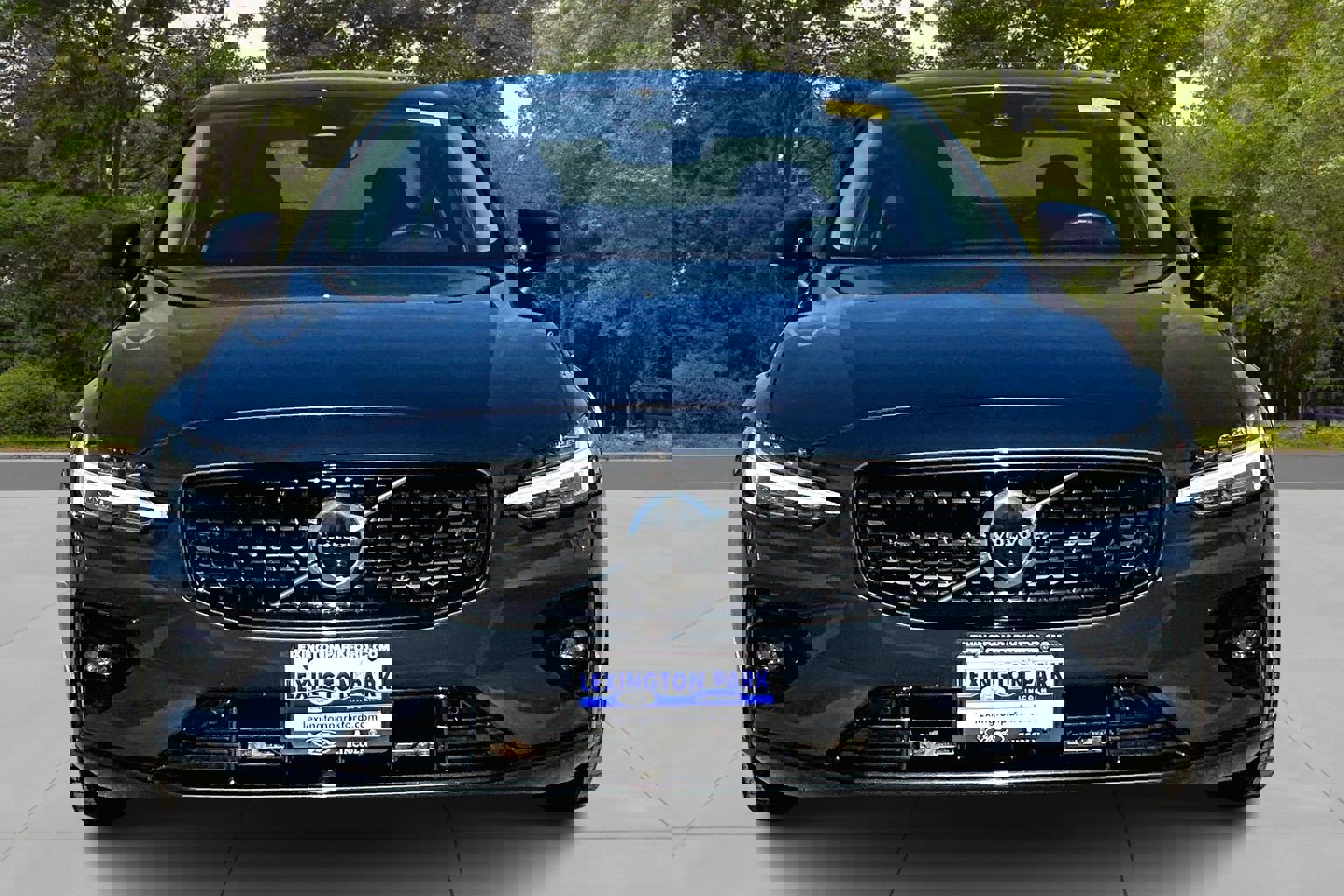 Used 2024 Volvo S60 B5 Plus image 2