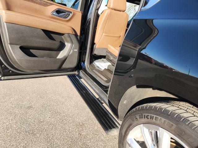 Used 2021 Chevrolet Suburban High Country image 12