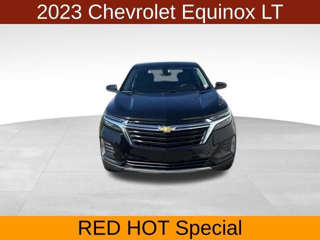 Used 2023 Chevrolet Equinox LT w/ Driver Convenience Package image 2