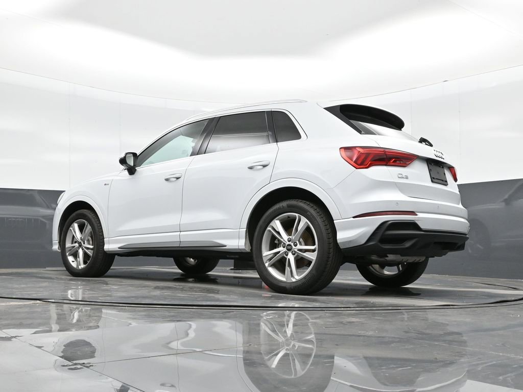 Used 2024 Audi Q3 2.0T Premium Plus w/ Premium Plus Package image 30