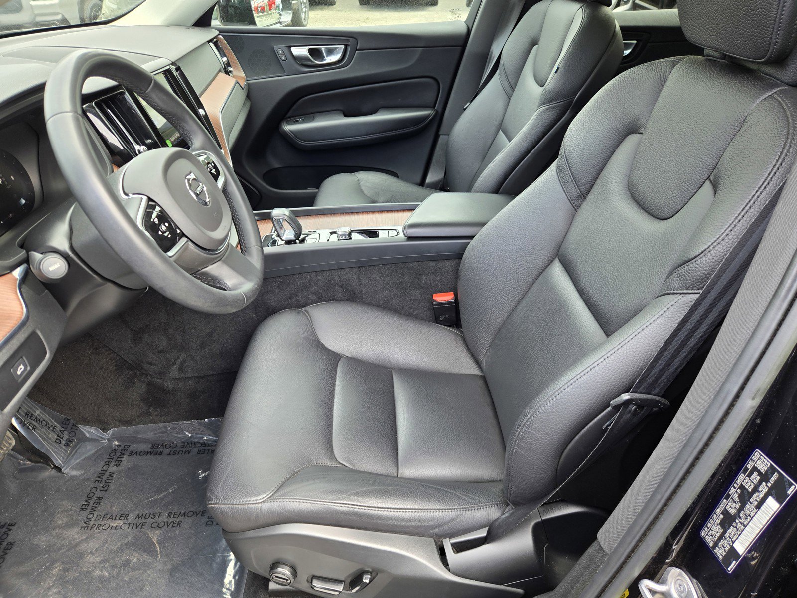 Used 2023 Volvo XC60 B5 Plus FWD image 15