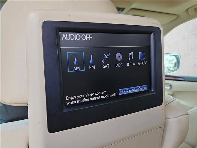 Used 2013 Lexus LX 570 4WD w/ Luxury Pkg w/Pre-crash image 21