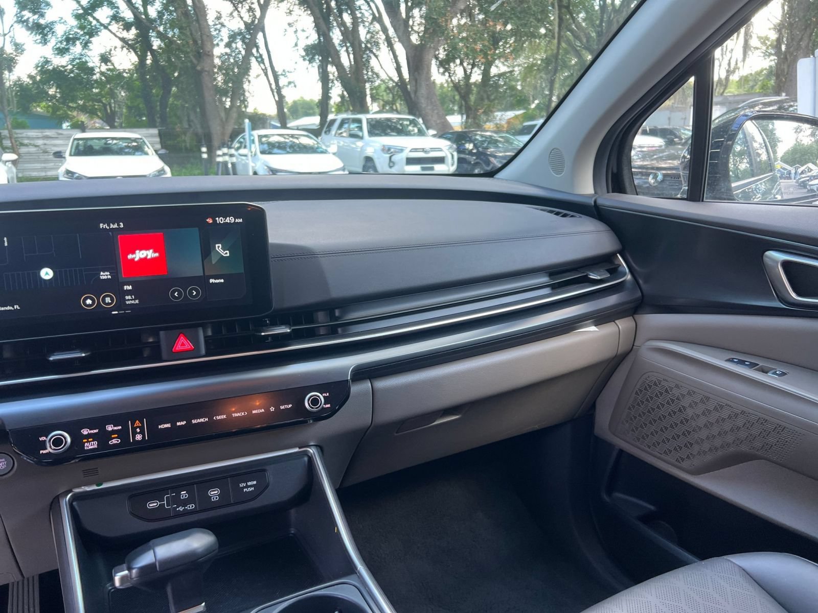 Used 2026 Kia Carnival FWD image 38