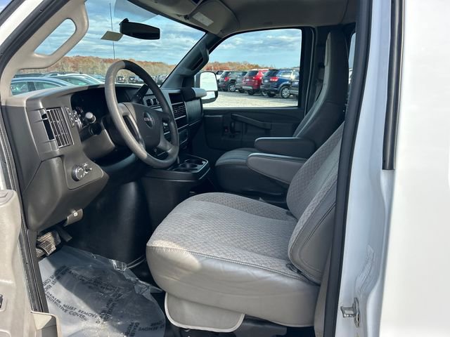 Used 2017 GMC Savana 2500 LS image 9