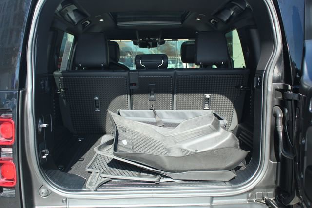 Used 2022 Land Rover Defender 110 X-Dynamic HSE image 12