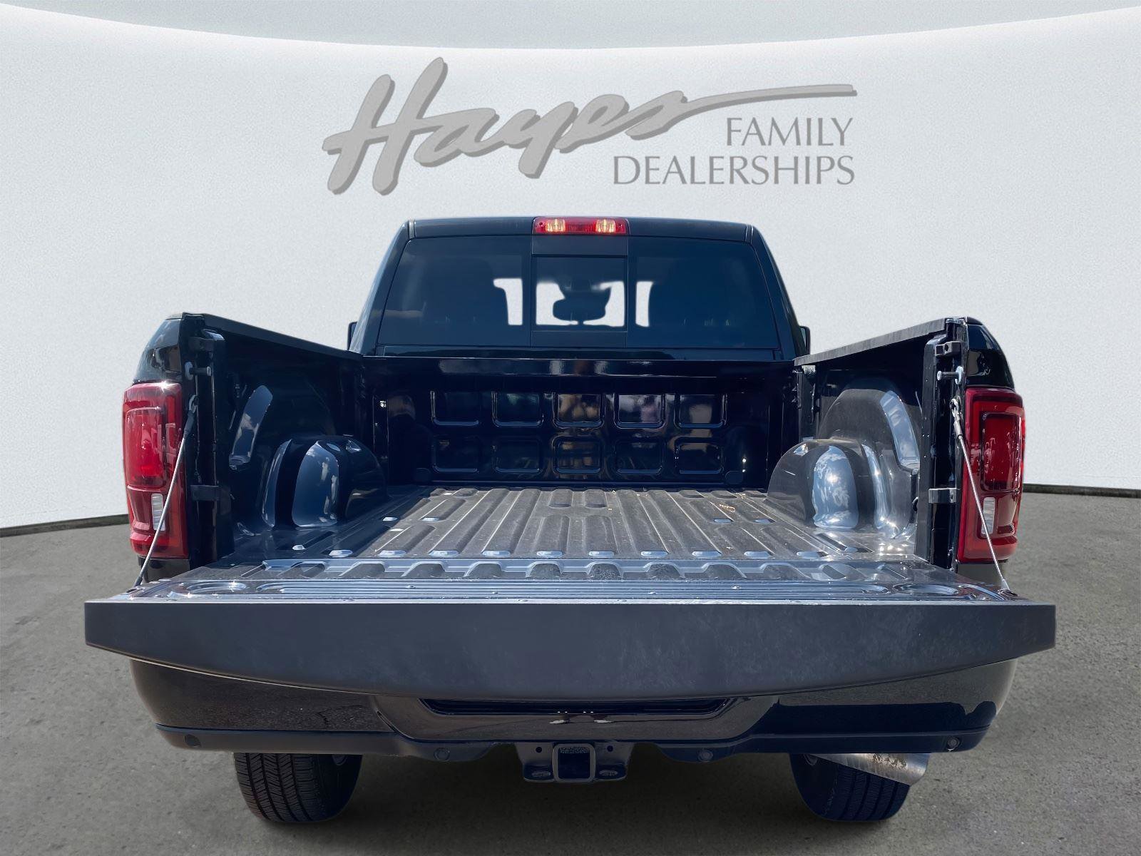 Used 2025 RAM 2500 Laramie image 31