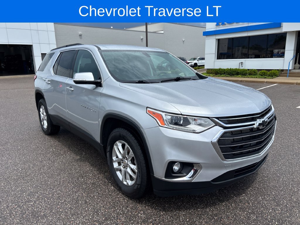 Used 2020 Chevrolet Traverse LT FWD image 2