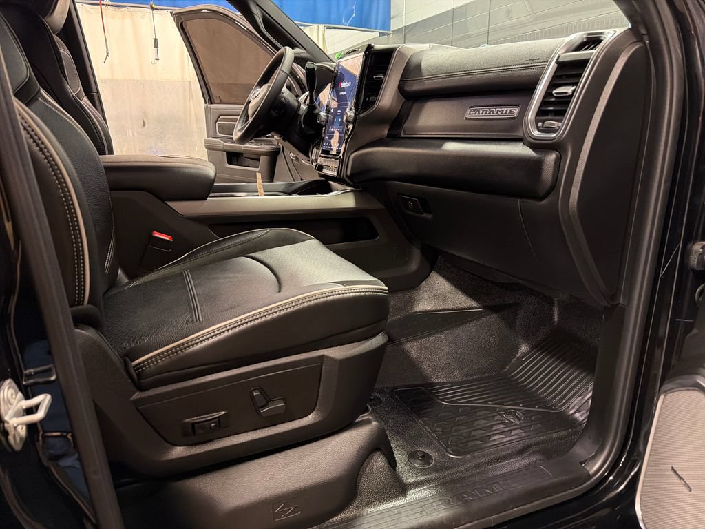 Used 2026 RAM 3500 Big Horn w/ Laramie Trim Package AWD/4WD image 17