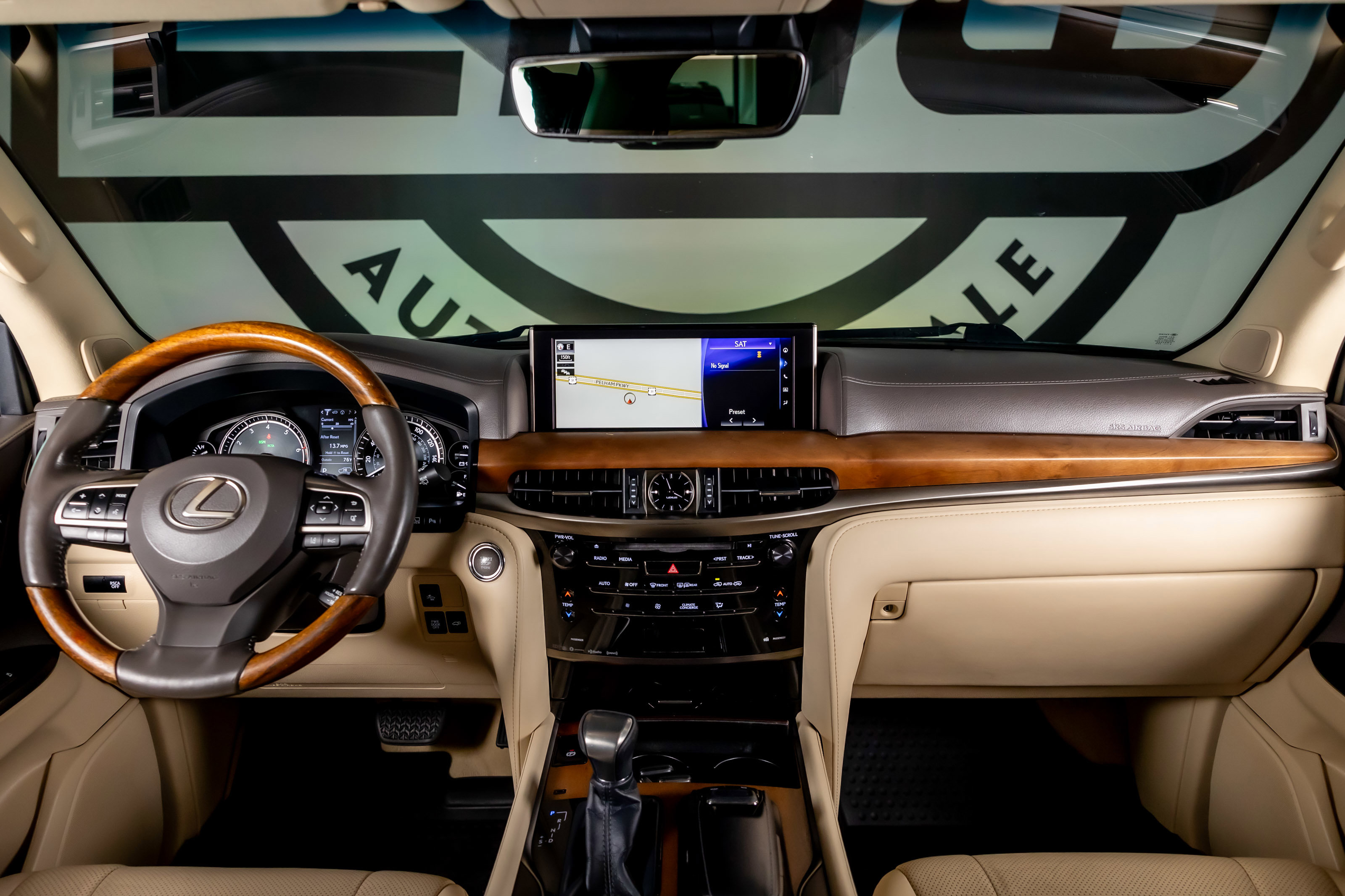 Used 2017 Lexus LX 570 4WD w/ Luxury Package image 2