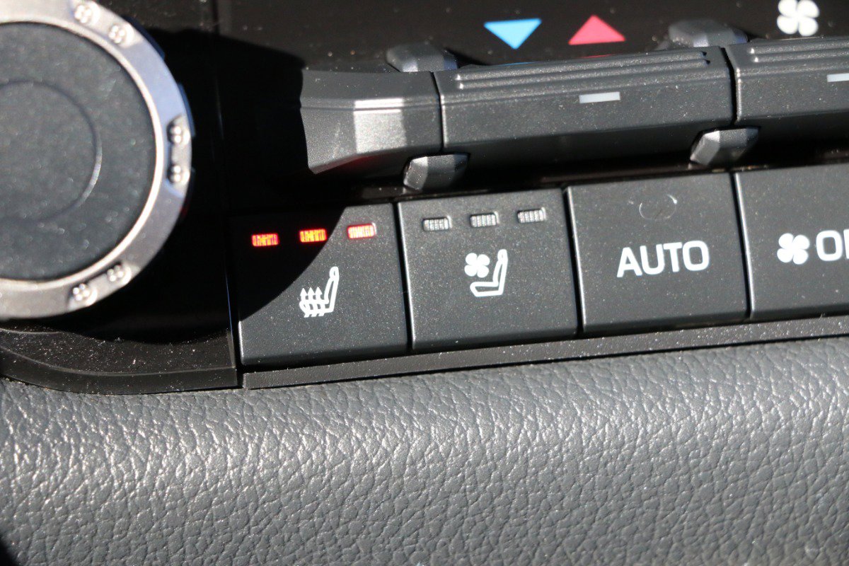 Used 2023 Toyota Sequoia Limited image 24