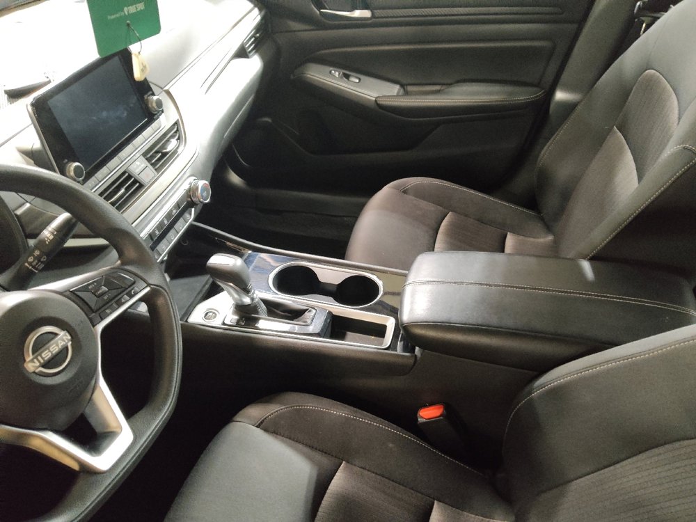 Used 2024 Nissan Altima 2.5 SV image 26