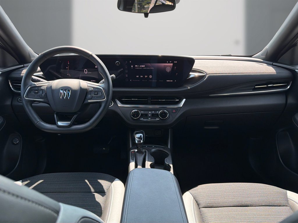 Used 2024 Buick Envista Preferred w/ Convenience I Package FWD image 17
