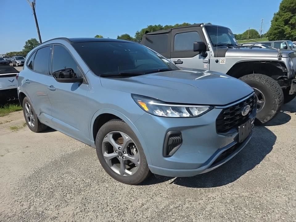 Used 2023 Ford Escape ST-Line w/ Tech Pack #1 AWD/4WD video 1
