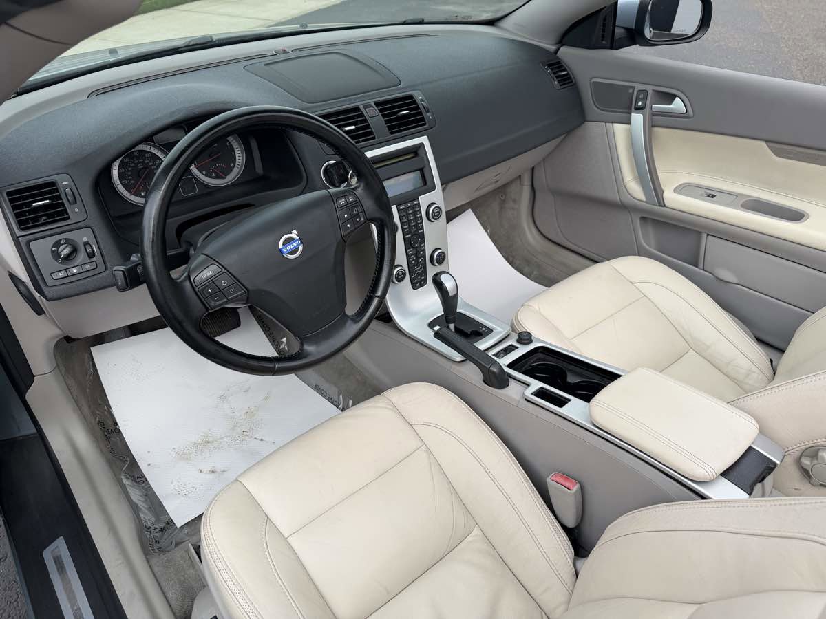 Used 2011 Volvo C70 T5 image 11