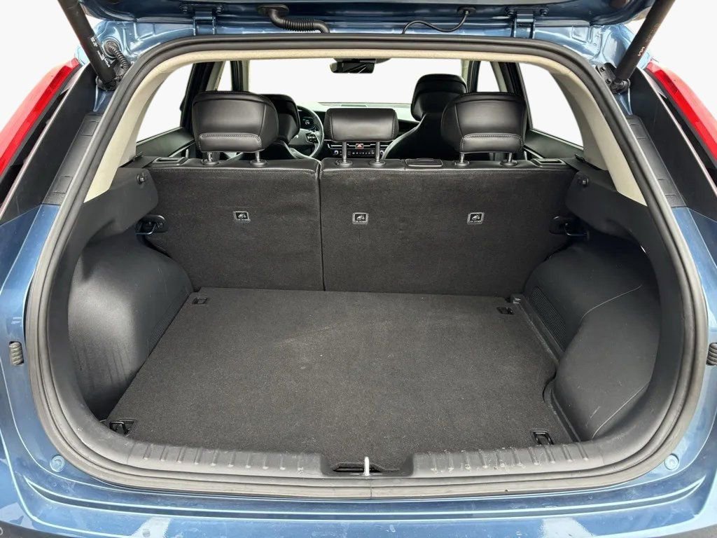 Used 2023 Kia Niro SX Touring image 35