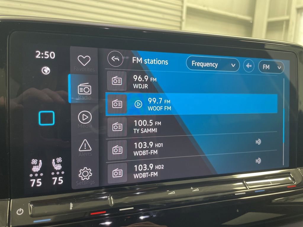 Used 2024 Volkswagen Atlas SE FWD image 19