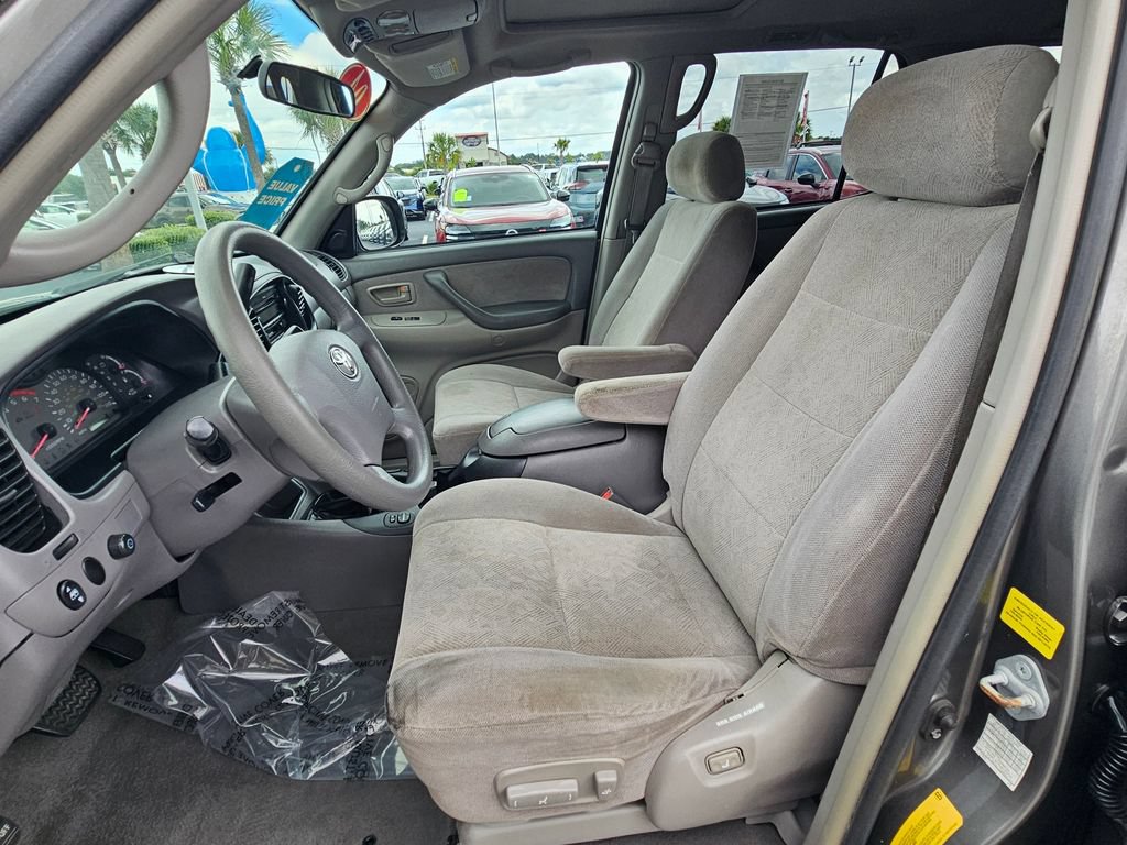 Used 2004 Toyota Sequoia SR5 AWD/4WD image 15