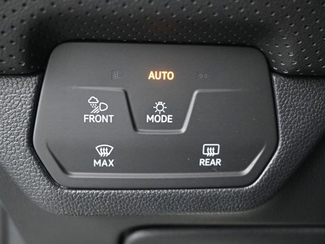 Used 2025 Volkswagen Atlas Cross Sport SE image 8
