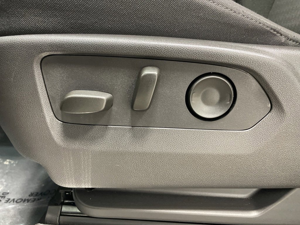 Used 2025 Chevrolet Silverado 1500 LT image 25