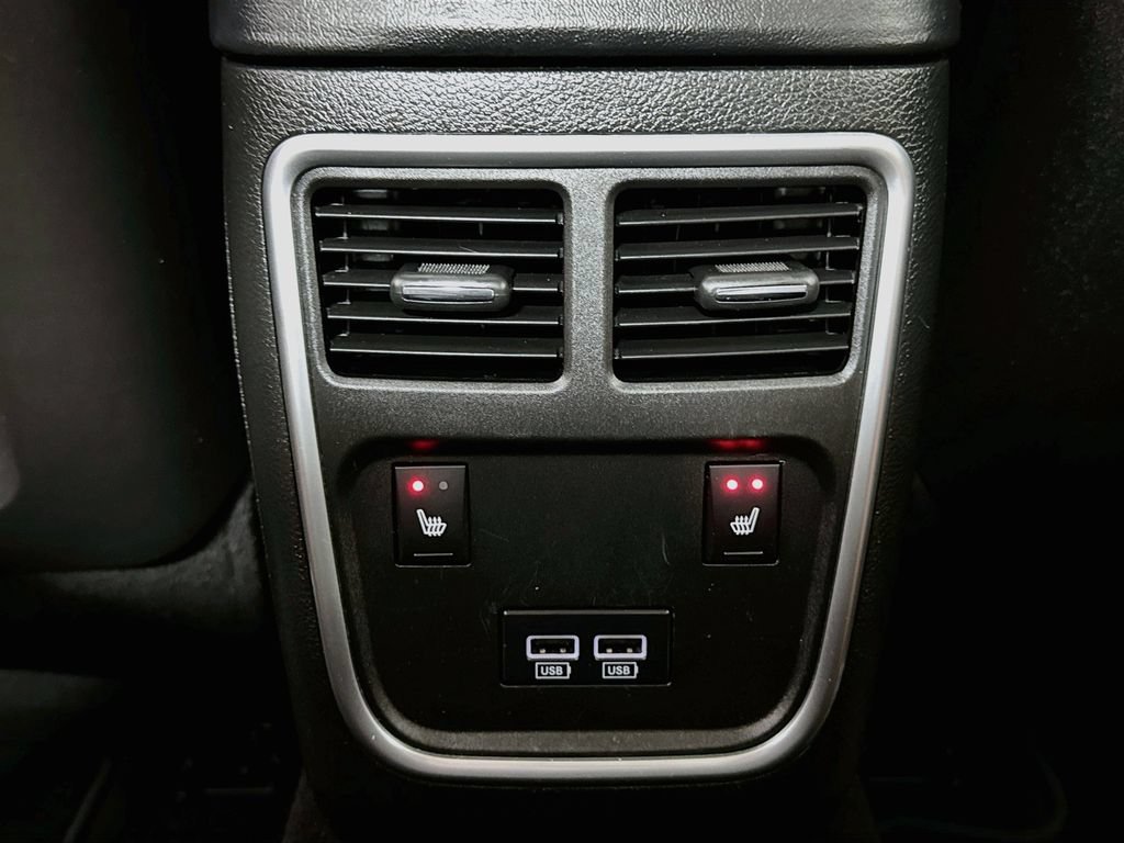 Used 2019 Chrysler 300 Limited RWD image 24
