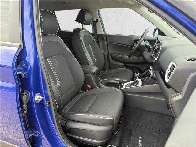 Used 2024 Hyundai Venue Limited FWD image 13