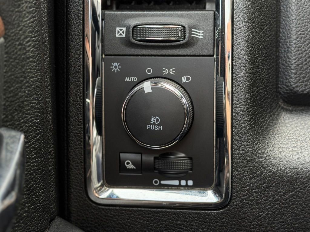 Used 2018 RAM 2500 Laramie w/ Snow Chief Group AWD/4WD image 18