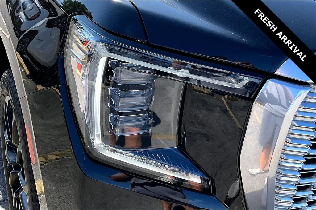 Used 2023 GMC Yukon XL Denali AWD/4WD image 33