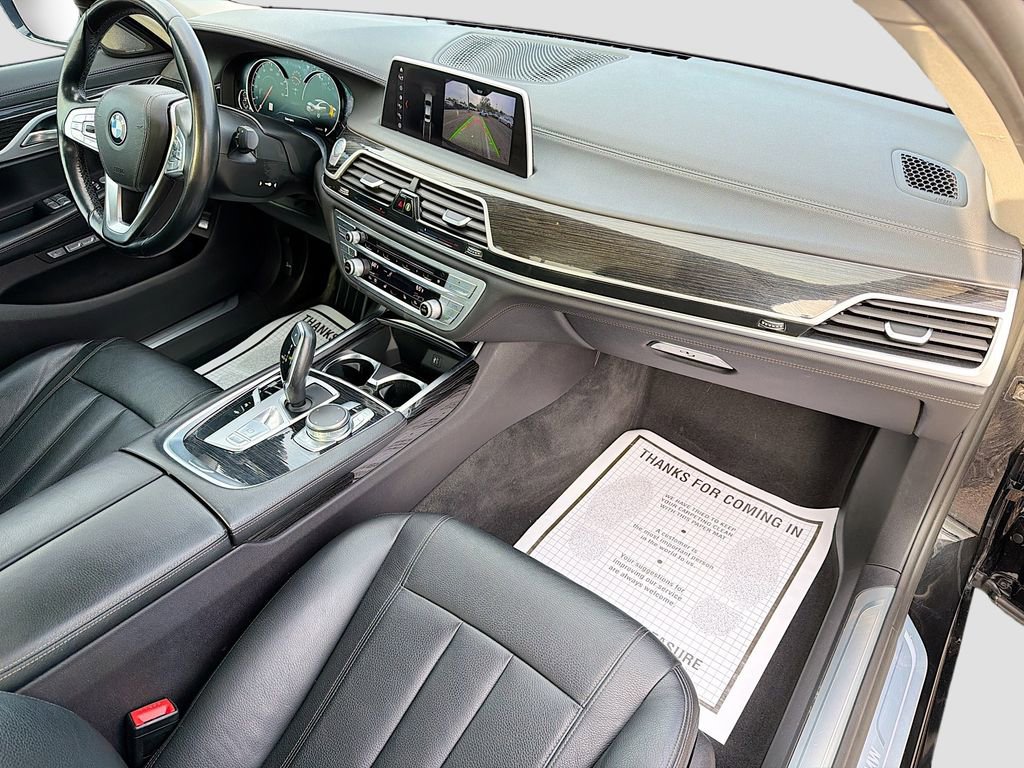 Used 2018 BMW 740i image 13