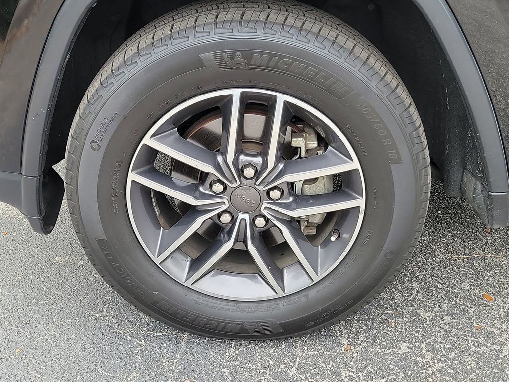 Used 2019 Jeep Grand Cherokee Limited AWD/4WD image 11