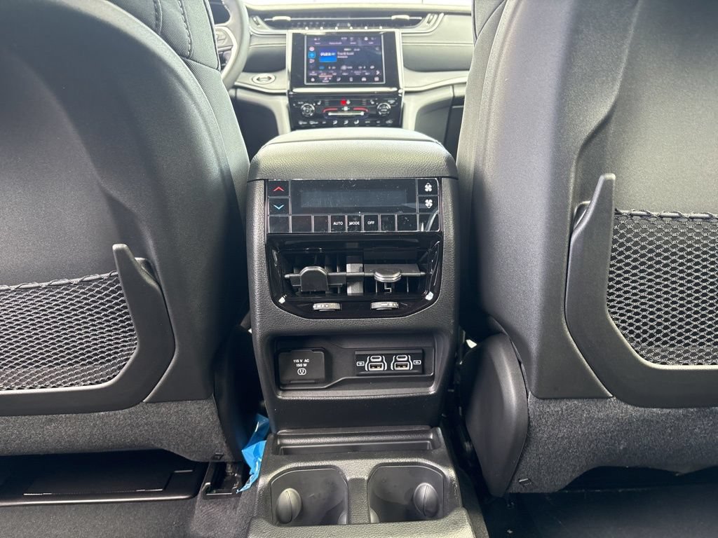 New 2026 Jeep Grand Cherokee L 4WD image 17