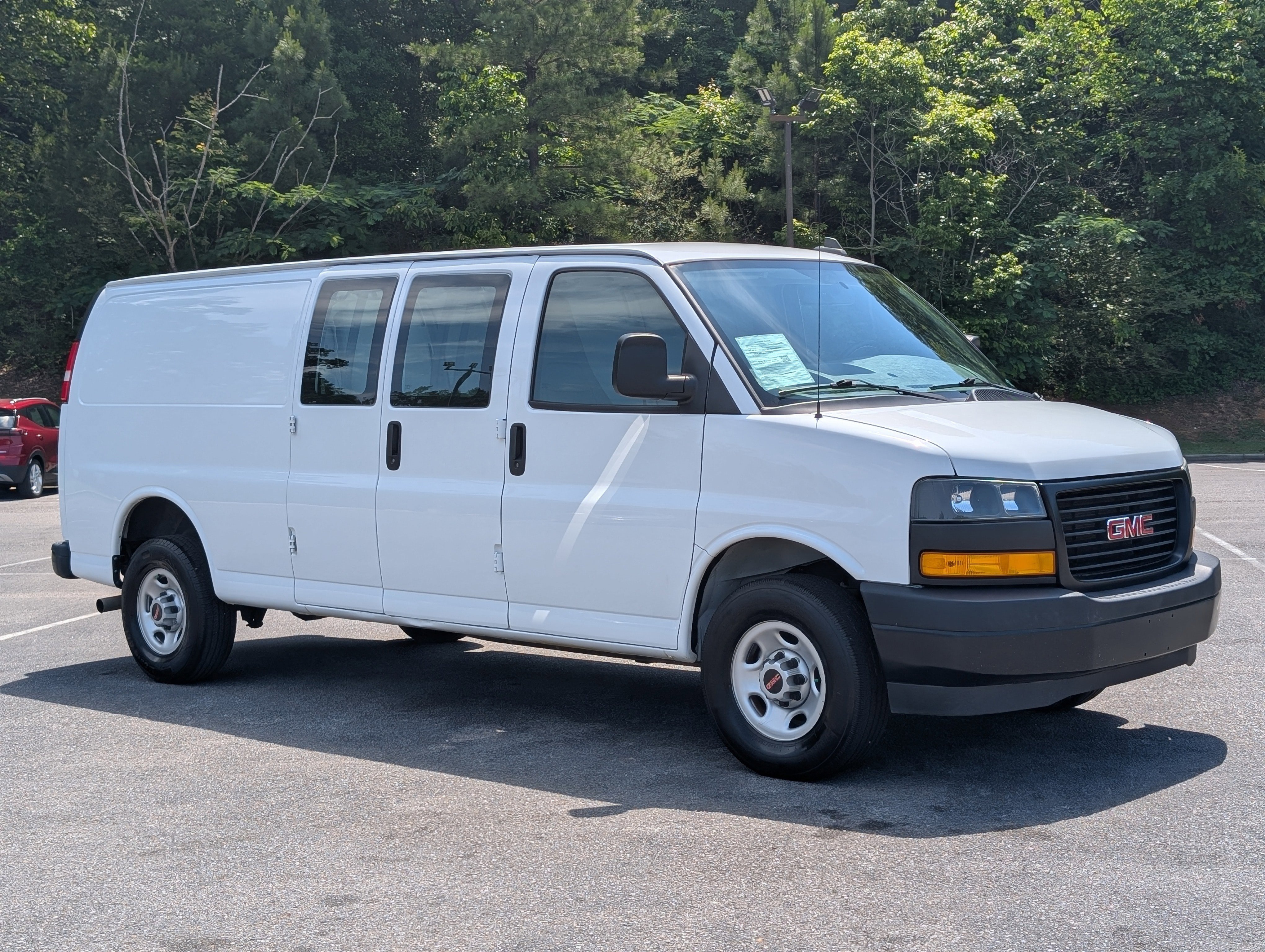 Used 2022 GMC Savana 3500 Extended w/ Driver Convenience Package RWD image 11