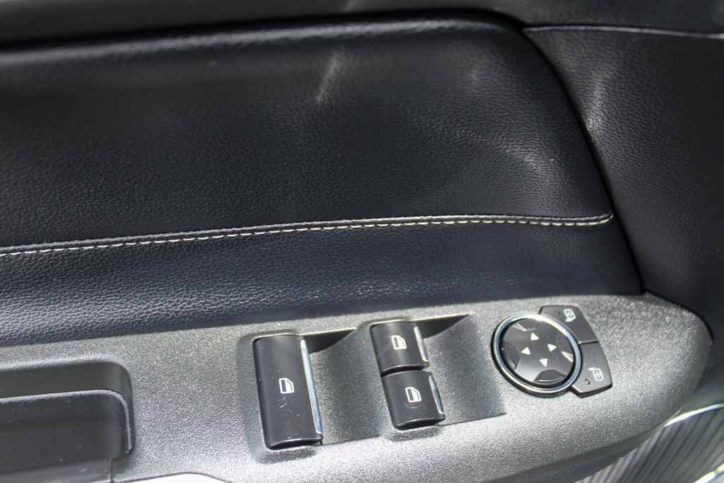 Used 2018 Ford Mustang Premium RWD image 13