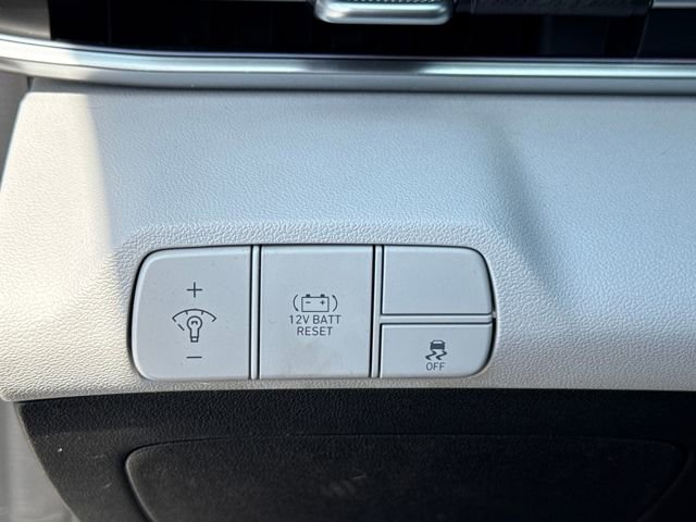 Certified 2024 Hyundai Elantra Limited image 28